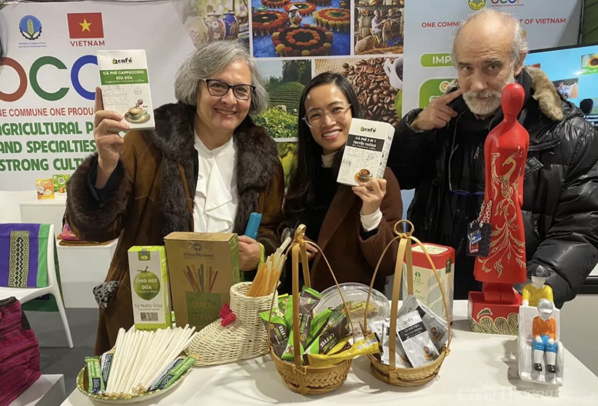 Vietnamese handicraft products attract European visitors at int’l expo in Italy